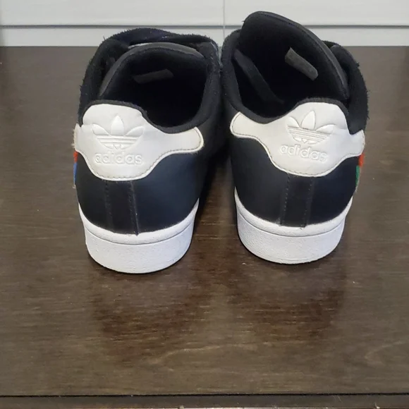 Adidas Originals Superstar Black Green Red Kids Size 4 - Picture 4 of 8